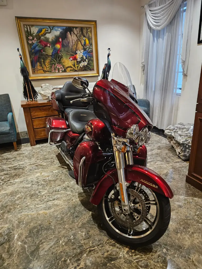 Harley Special Edition Red2.webp